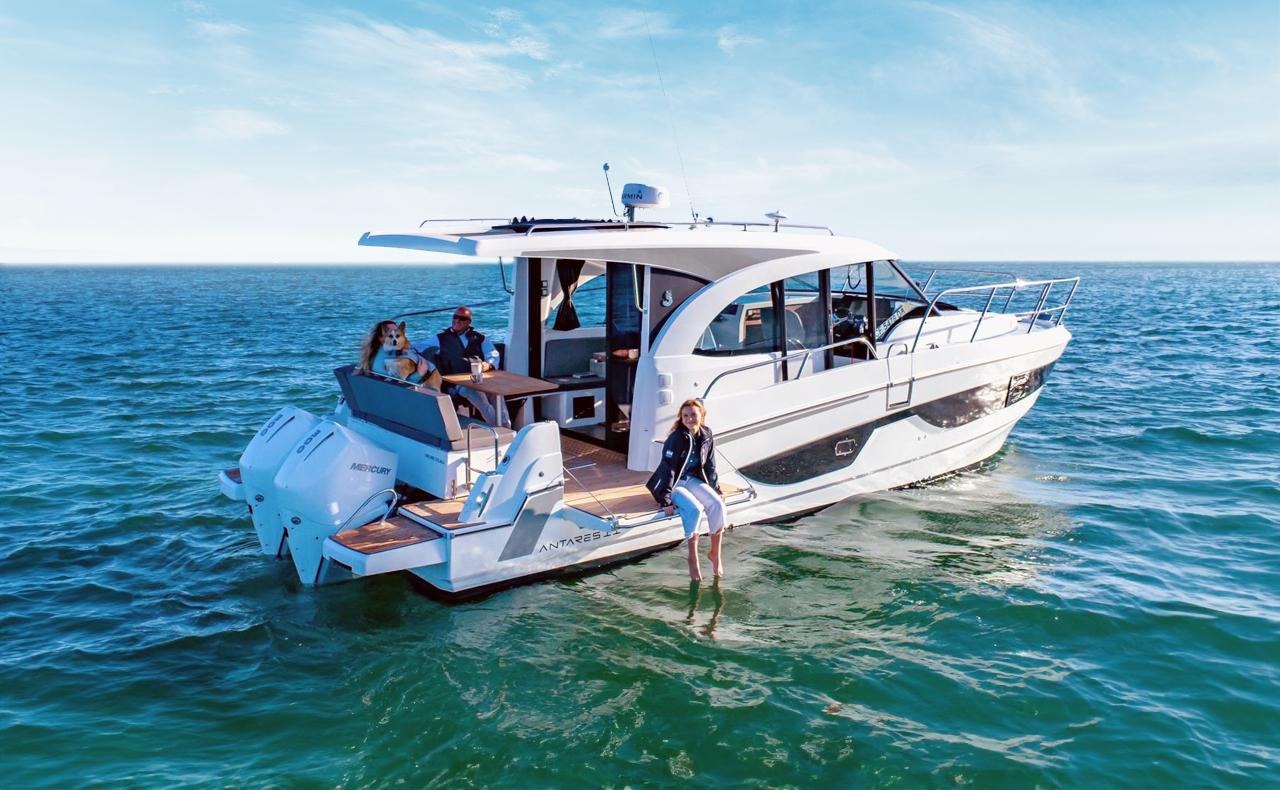 رحلة على متن يخت صغير من مرسى اللؤلؤة