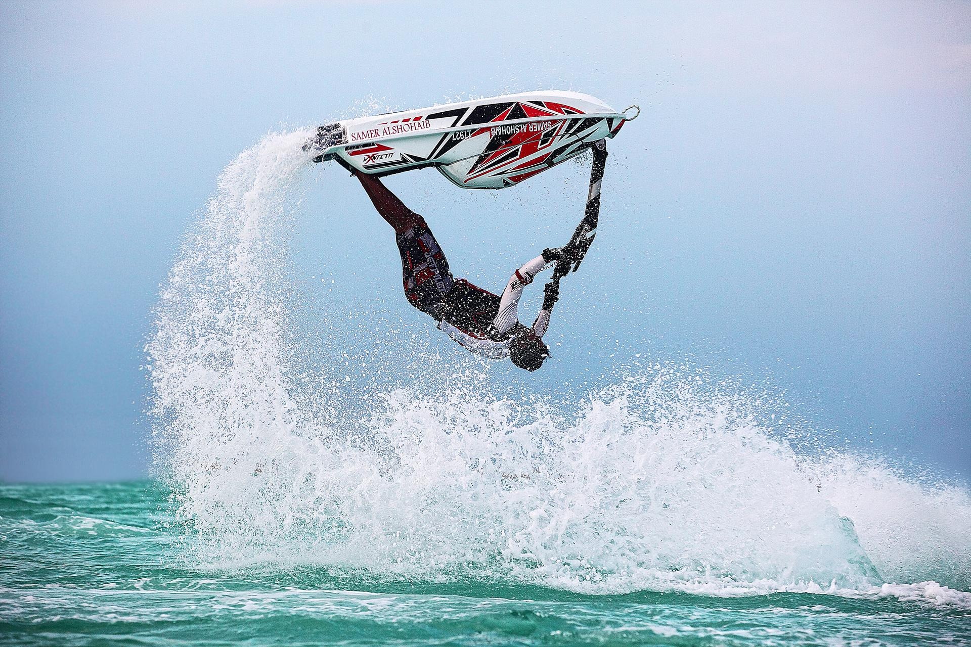 半月海滩的水上摩托艇